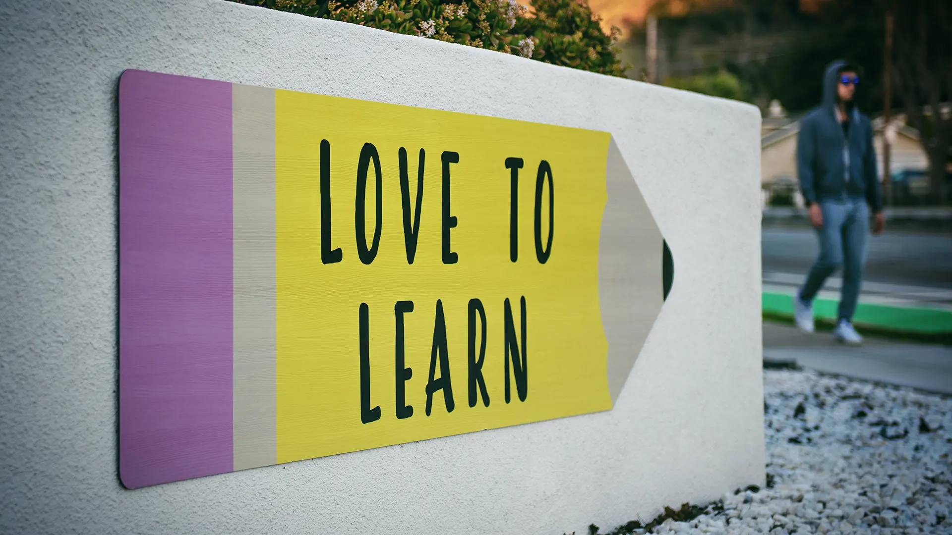 Pencil shape sign.